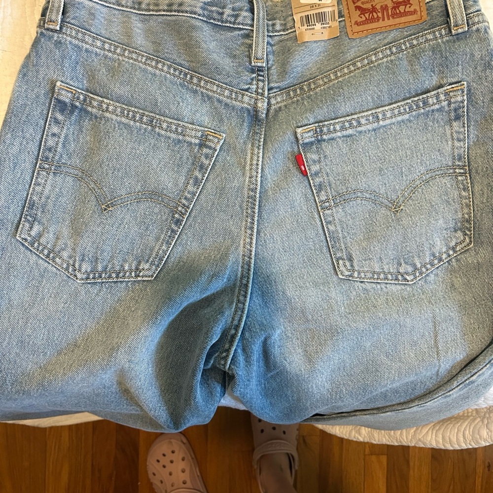 Levi's 94’ Baggy Jeans in Light Wash - Picture 5 of 5
